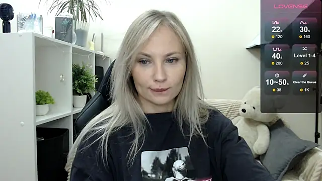 Sunny bunny6 online show from 10/28/25, 03:54