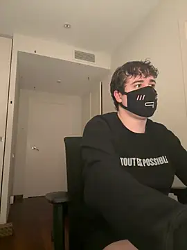 Snapshot of Your_femboy24 chatting on 01/15/25, 07:12 Your femboy24 online show from 01/15/25, 07:12