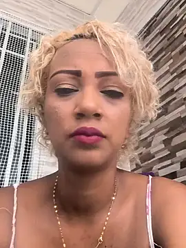 Snapshot of Amaliu_ chatting on 01/15/26, 02:10 Amaliu online show from 01/15/26, 02:10