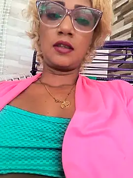 Snapshot of Amaliu_ chatting on 02/06/26, 01:14 Amaliu online show from 02/06/26, 01:14