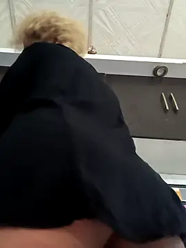 Snapshot of Amaliu_ chatting on 02/10/26, 01:37 Amaliu online show from 02/10/26, 01:37