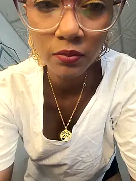 Snapshot of Amaliu_ chatting on 02/14/26, 02:03 Amaliu online show from 02/14/26, 02:03