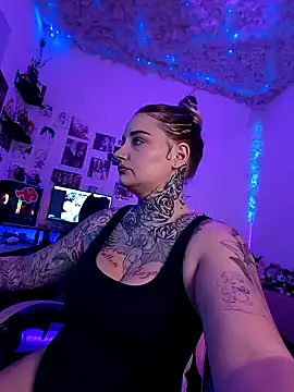 Snapshot of Lisacasandra chatting on 09/28/25, 10:37 Lisacasandra online show from 09/28/25, 10:37