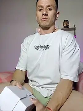 Andrewfalcon online show from 12/17/25, 09:10