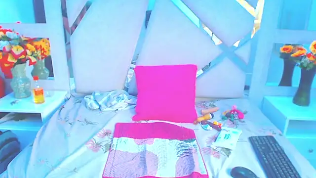 Paris Squirt  online show from 02/12/26, 09:32