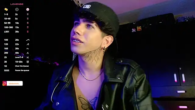 LyleBennett  online show from 12/16/24, 01:32