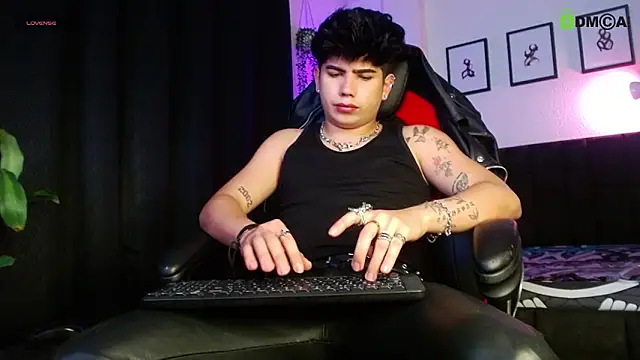 LyleBennett  online show from 04/28/26, 11:48