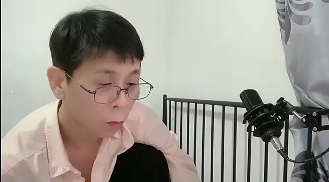 Snapshot of TGH521 chatting on 01/09/25, 07:10 TGH521 online show from 01/09/25, 07:10