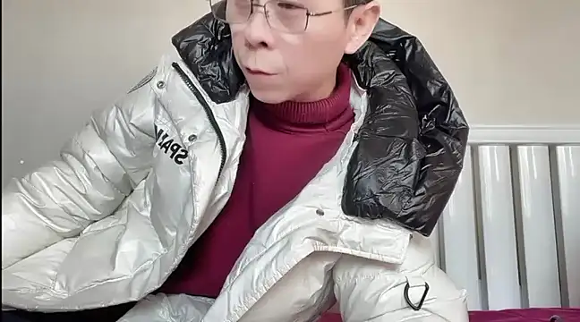 Snapshot of TGH521 chatting on 01/18/25, 02:36 TGH521 online show from 01/18/25, 02:36