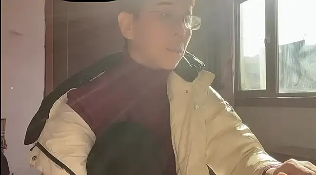 Snapshot of TGH521 chatting on 01/20/25, 06:21 TGH521 online show from 01/20/25, 06:21