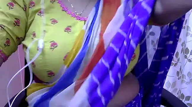 Riya riyaa online show from 12/13/24, 03:32