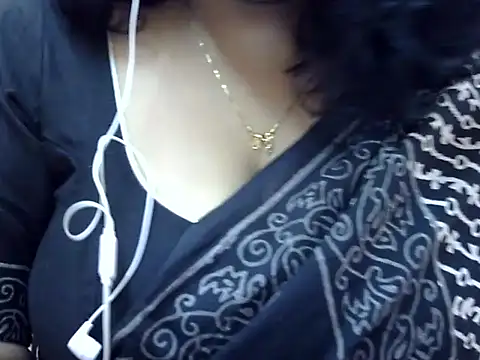 Riya riyaa online show from 12/19/24, 06:23