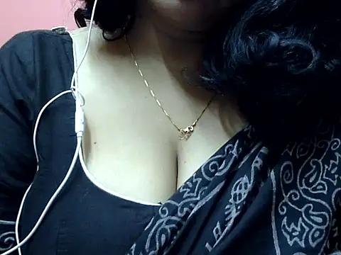 Riya riyaa online show from 12/19/24, 04:57