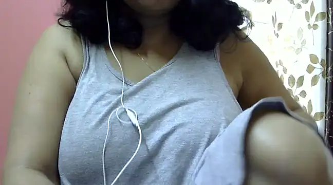 Riya riyaa online show from 01/07/25, 01:59