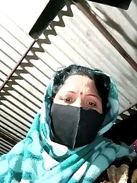 Snapshot of Suman007 chatting on 12/30/24, 03:24 Suman007 online show from 12/30/24, 03:24