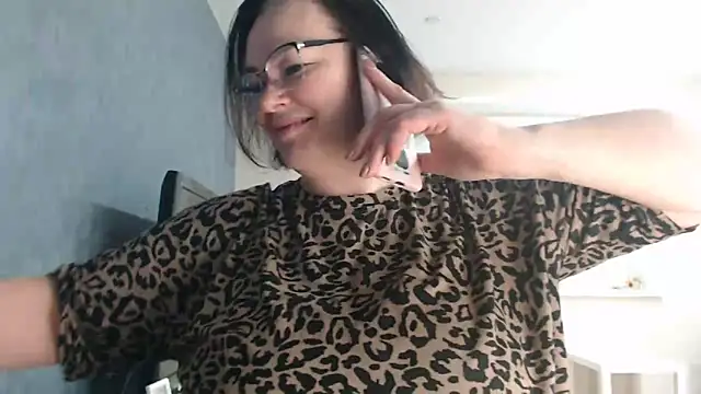 Nora Star online show from 11/07/25, 05:35