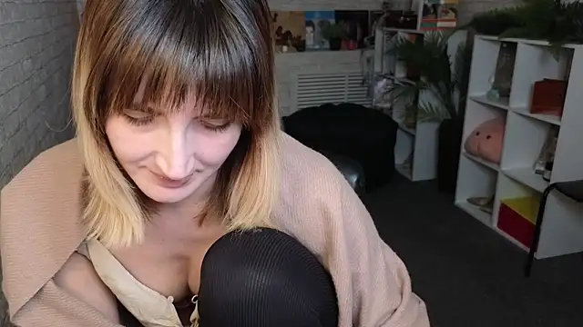 Nika Kitten online show from 02/19/26, 10:00