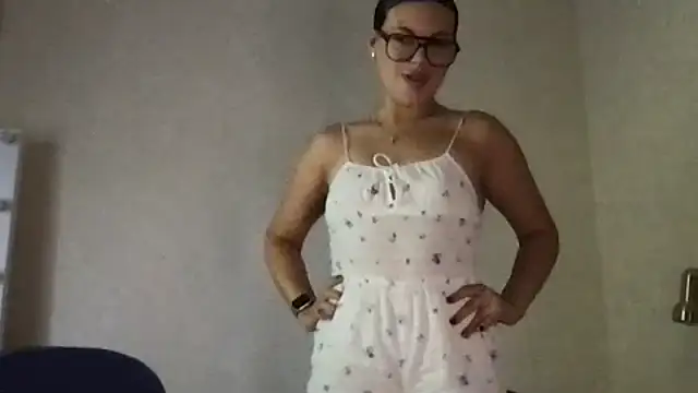 Snapshot of MoonriseGoddess chatting on 07/20/26, 10:39 MoonriseGoddess online show from 07/20/26, 10:39