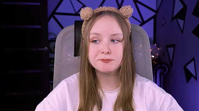 VivienLeeigh online show from 02/13/25, 04:17