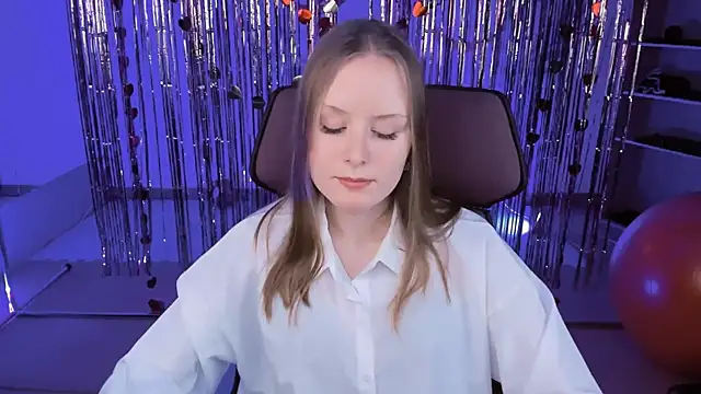 VivienLeeigh online show from 03/17/25, 04:22