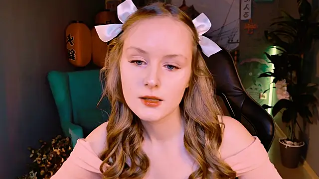 VivienLeeigh online show from 09/14/25, 09:08