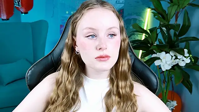 VivienLeeigh online show from 11/04/25, 09:08