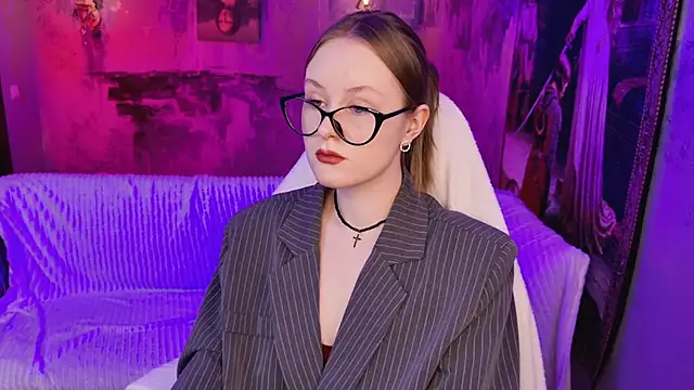 VivienLeeigh online show from 04/27/26, 05:38