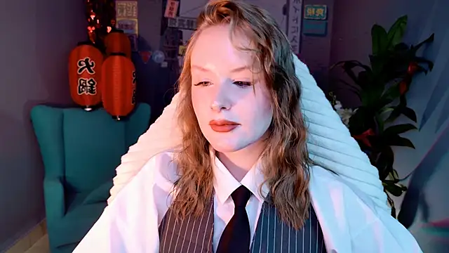 VivienLeeigh online show from 06/24/26, 05:50