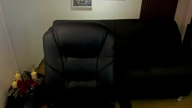 crimson tati  online show from 10/24/25, 03:58