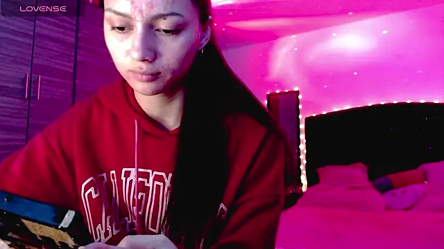 holy juli online show from 11/03/25, 04:14