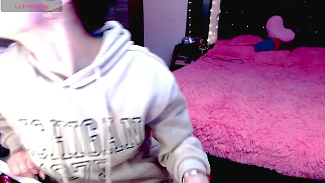 holy juli online show from 12/04/25, 04:00