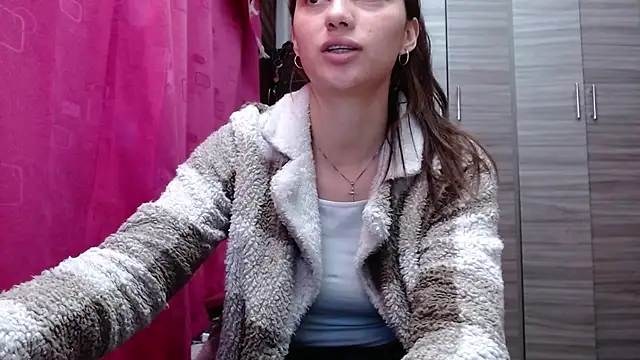 holy juli online show from 03/02/26, 07:15