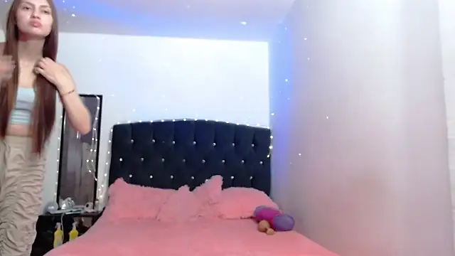 holy juli online show from 03/17/26, 03:33