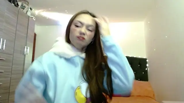 holy juli online show from 03/30/26, 04:35