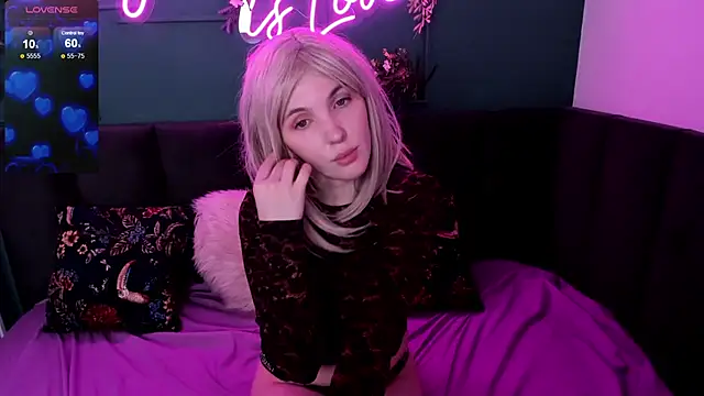 Fluffy Monica online show from 03/01/25, 07:19