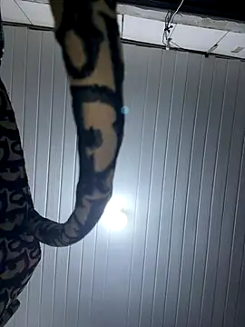 luara1988 online show from 12/14/25, 11:53