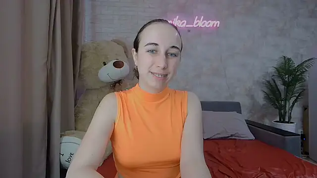 Anika bloom online show from 03/11/25, 07:04