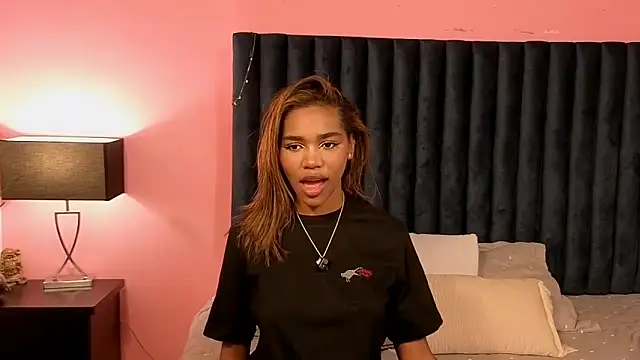 Snapshot of Lily_Miiller chatting on 09/10/25, 09:59 Lily Miiller online show from 09/10/25, 09:59