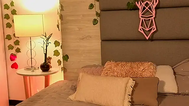 Snapshot of Lily_Miiller chatting on 10/03/25, 08:17 Lily Miiller online show from 10/03/25, 08:17