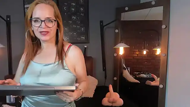 Snapshot of Samantha_mature56 chatting on 02/04/25, 04:50 Samantha mature56 online show from 02/04/25, 04:50