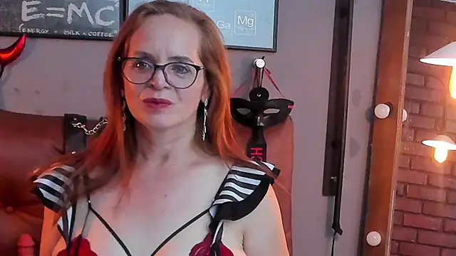Snapshot of Samantha_mature56 chatting on 02/24/25, 01:42 Samantha mature56 online show from 02/24/25, 01:42