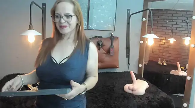 Snapshot of Samantha_mature56 chatting on 03/12/25, 10:16 Samantha mature56 online show from 03/12/25, 10:16