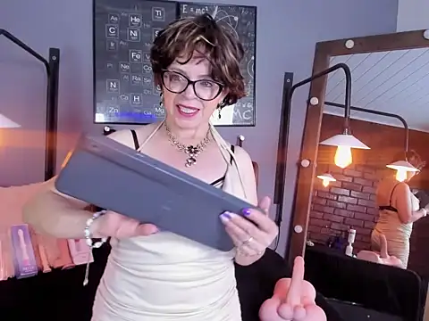 Snapshot of Samantha_mature56 chatting on 09/27/25, 03:11 Samantha mature56 online show from 09/27/25, 03:11