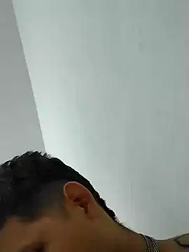 Snapshot of King_russo chatting on 02/02/25, 06:04 King russo online show from 02/02/25, 06:04