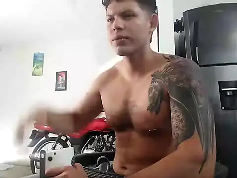 Snapshot of King_russo chatting on 02/02/25, 07:35 King russo online show from 02/02/25, 07:35