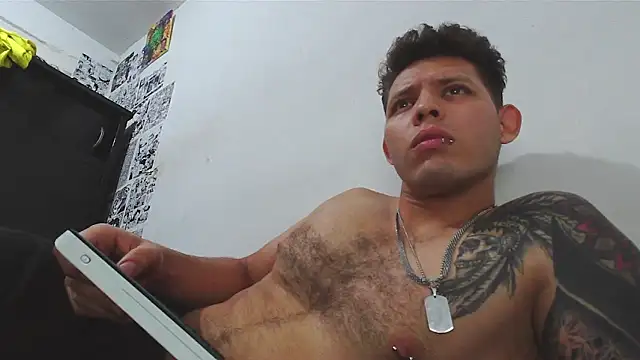 Snapshot of King_russo chatting on 02/04/25, 05:21 King russo online show from 02/04/25, 05:21