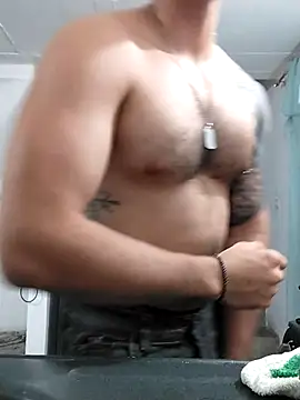 Snapshot of King_russo chatting on 02/15/25, 03:20 King russo online show from 02/15/25, 03:20