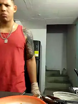 Snapshot of King_russo chatting on 02/28/25, 10:39 King russo online show from 02/28/25, 10:39