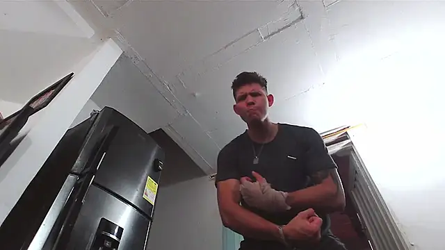 Snapshot of King_russo chatting on 03/01/25, 08:53 King russo online show from 03/01/25, 08:53