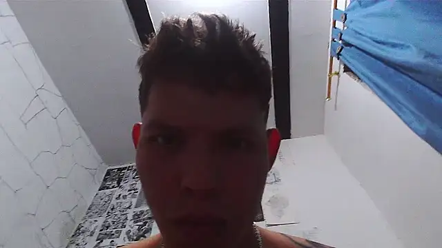 Snapshot of King_russo chatting on 03/04/25, 11:32 King russo online show from 03/04/25, 11:32